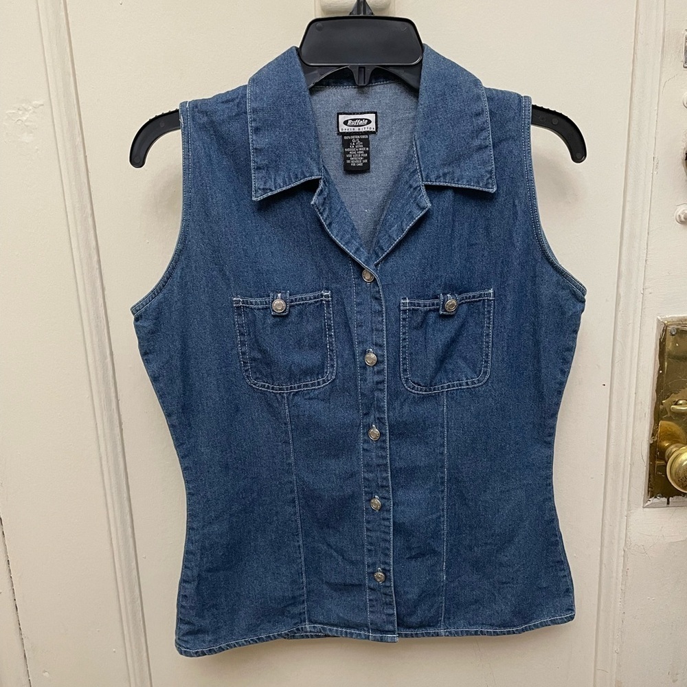 Vintage 1990s David Bitton Blue Denim Sleeveless Button Up Top - Picture 11 of 12